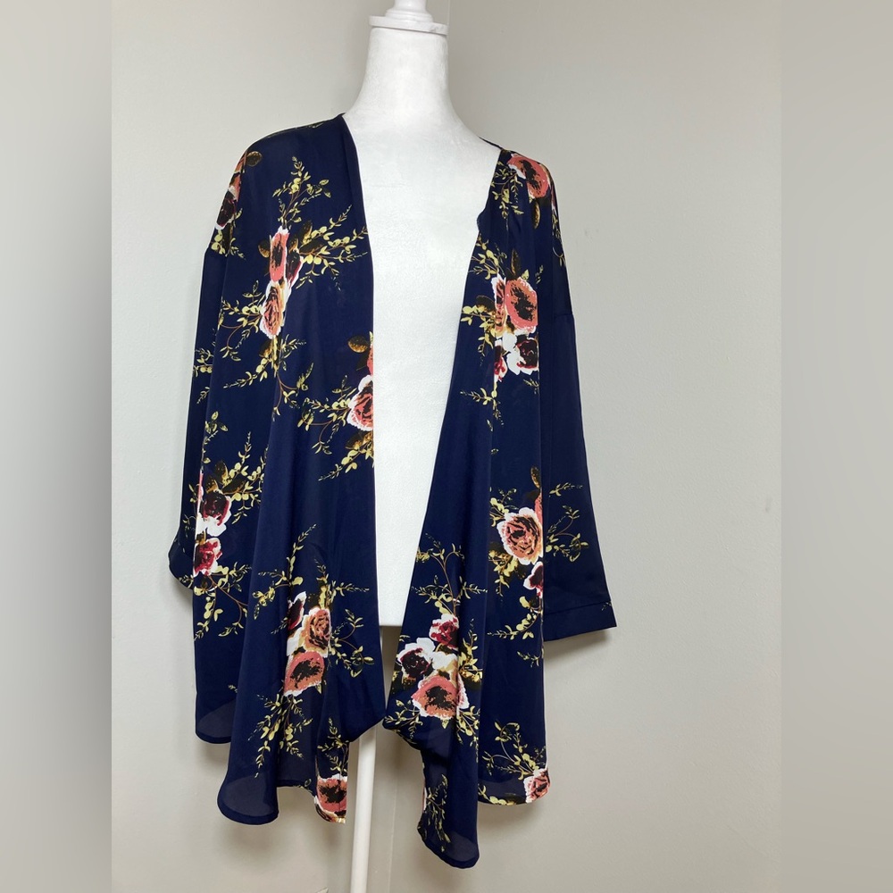 Pretty Little Thing Kimono Size 6 Blue Open Front Floral Beach Vacation‎ Boho